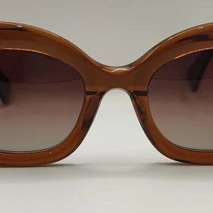 Zarah Carter 882220 C03
