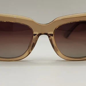 Zarah Carter 882232 C03